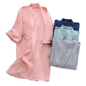 erkekler için yeni gündelik elbiseler toptan satış-Günlük Elbiseler Bahar Yeni Geniş Çizgili Erkekler Kadınlar Kimono Robe Çift Ince Japon tarzı Dantel up Dokuma Pamuk Gazlı Bez Severler S