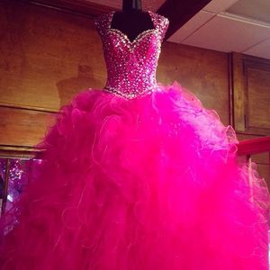 Echte afbeelding Hot Pink Maskerade Quinceanera Jurken Vestidos de Anos Crystal Beaded Sweet Prom verjaardagsfeestjes