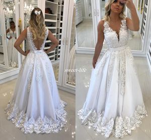 White Evening Dresses Recepition Bow Backless Lace Appliques Sexy V Neck Prom Dress Pearls Formal Party Gowns