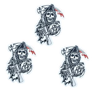 1pcs Punk skull with axe badges patches for motor clothing iron embroidered patch applique iron on patches sewing accessories