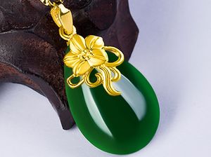 Guld satt med grönt jade halsband de bubblaformade orkiderna blommande blommor Halsband hängsmycke