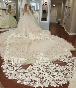 Wholesale long veils resale online - Amazing M One Layer Wedding Veils Lace Appliqued Long Cathedral Length Veils Custom Made Tulle Ivory Bridal Veil
