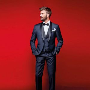 Classy Navy Blue Wedding Tuxedos Slim Fit Suits voor Mannen GroomsMen Pak Drie stukken Goedkope Prom Formele Pakken Jas Broek Vest Strikje