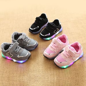 Wholesale european children shoes resale online - 2017 European hot sales cool baby girls boys shoes LED lighted cool New brand children sneakers glowing flash kids shoes