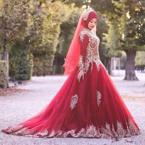 Donkere rode moslim Dubai trouwjurken met gouden geappliceerd lange mouwen A lijn kralen hoge nek met sluier sweep trein plus size bruidsjurken