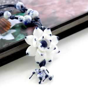 ingrosso stile loto bianco-Squisita jingdezhen fatti a mano a mano in porcellana azzurro in porcellana in porcellana Lotus moda personalità femminile stile cinese collane in ceramica