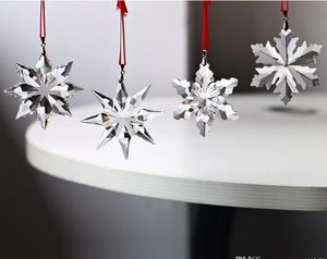 ingrosso suncatcher di fiocco di neve-Di alta qualità pezzi di Natale fiocco di neve pendenti in vetro pendenti cristallo suncatcher prisma lampadario parti ornamento partito decor