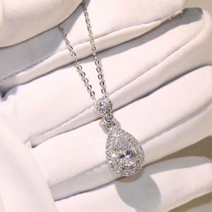 shaped jewelry achat en gros de Top vente en gros professionnel bijoux de luxe goutte d eau collier Sterling argent poire forme topaze CZ diamant pendentif pour les femmes cadeau