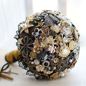 black bridal bouquets оптовых-Высококачественные ювелирные изделия на заказ ретро свадебный букет шелковая роза черный золотой брошь свадебный букет