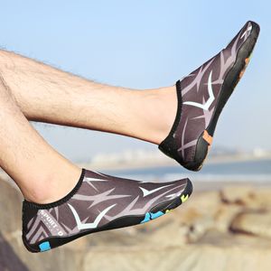 Wholesale colorful summer sneakers resale online - Summer Water Shoes Men Light Women Water Shoes Comfortable adult Striped Colorful Beach Shoes Sneakers
