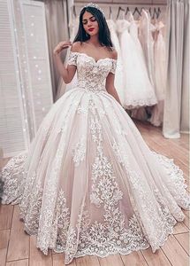 Wholesale sexy ball gown wedding dresses for sale - Group buy 2019 Ball Gown Wedding Dresses Dubai Off Shoulder Lace Tulle Applique Sweetheart Wedding Gowns Sweep Train Sequins Vintage Bridal Dress