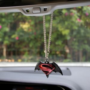 araba süpermen toptan satış-Araba kolye Otomobil İç İçin Superman Batman Amblem Dikiz Aynası Aksesuarlar Asma Metal Dekorasyon Süsler d