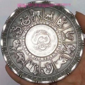 古い中国のチベットシルバー黄道帯動物像お金のコインの富