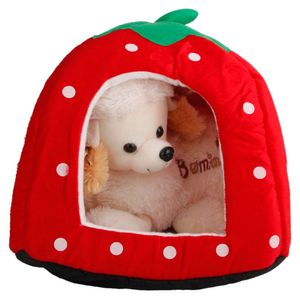 Carrier Strawberry Mini Puppy Dog Kennel Pet Bed House för kattkanin Små djur hem med matta