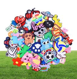 30200 pcs hele willekeurige cartoon varkensschoenen charmes dieren gesp voor kinderen kerstfeestje cadeau schoenverlaging accessoires666054444