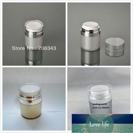 Pot acrylique blanc perle/argent/or de 30g sans air avec collier en argent, couvercle transparent, crème de bouteille sans air. Stockage Bouteilles Bocaux Prix usine Conception experte Qualité