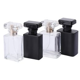 Le verre carré épais de 30 ml/50 ml peut être rempli avec une bouteille de parfum Bouchon en acrylique Pompe de pulvérisation à vis Récipient vide de la bouteille de parfum 230106
