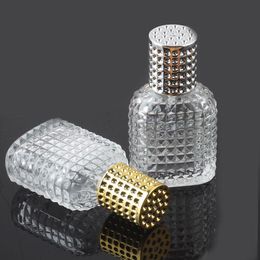 Bouteille de parfum d'huile essentielle de 30 ml en verre transparent carré grille pompe à brouillard de grain flacon pulvérisateur pour diffuseur de parfum de voyage en gros Itokw