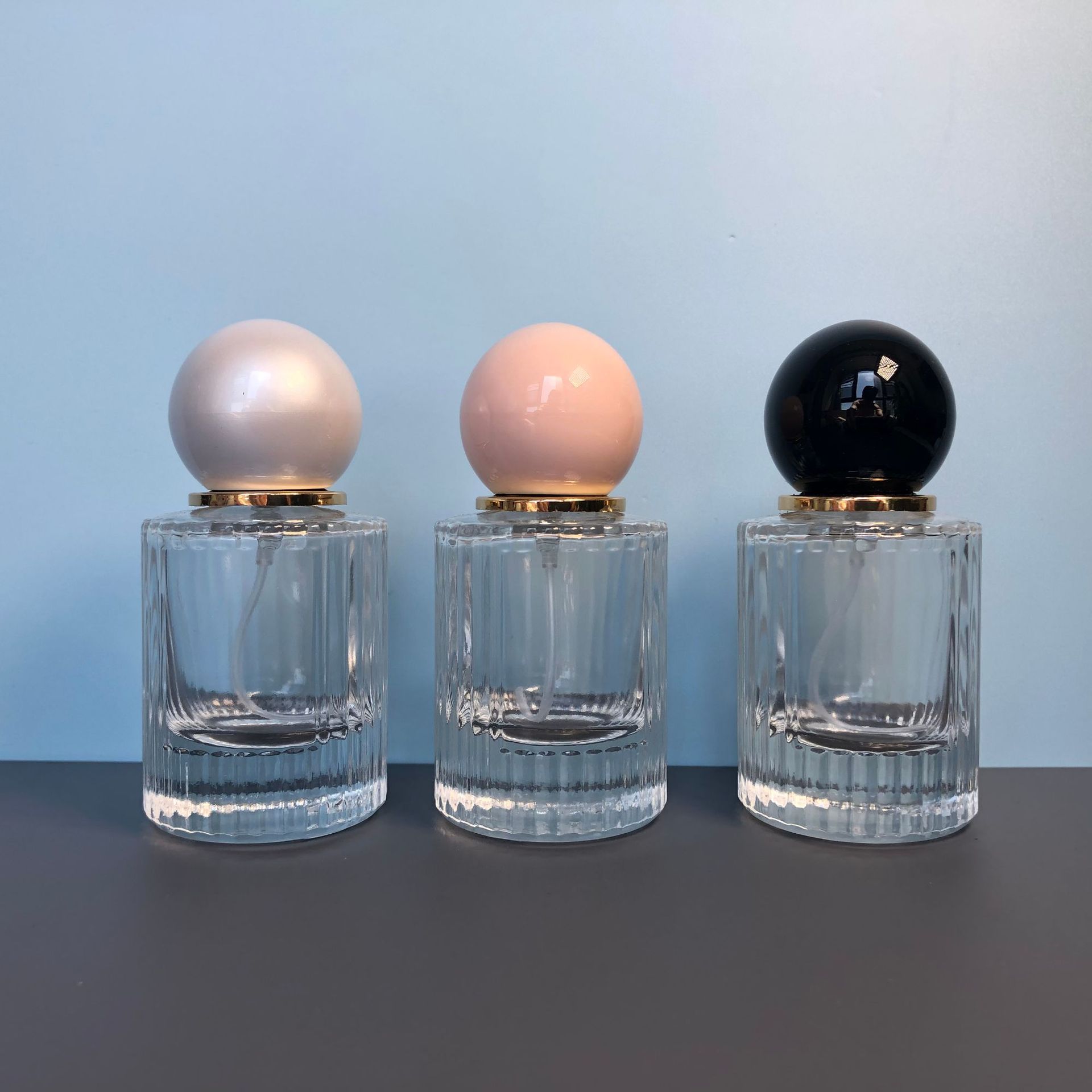 30ML high-end parfumflesje met baldop draagbare verticale staaf glazen parfumspuitfles Lege fles