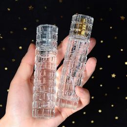 Bouteille de parfum de 30ML, conteneur Portable haut de gamme de grande capacité, bouteille vide en verre à pression Fine, bouteille de pulvérisation Premium