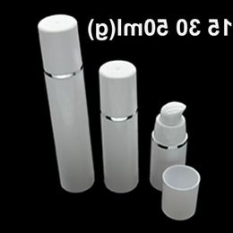 30 stcs 15 ml 30 ml 50 ml pure witte cilindrische zilverrand lege cosmetische verpakkingscontainers plastic emulsie luchtloze pompflessen focwf