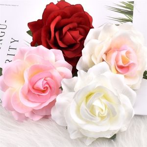30 stcs/9 cm witte kunstmatige zijden bloemenkoppen voor bruiloftdecoratie witte roos diy krans plakboekvaartuigen nepbloemen hoofd 0614