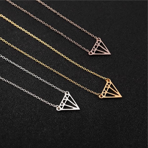 30 pcs coupés ouverts triangles triangles Collier de forme de diamant minimaliste Simple Flat Polygon Geométrique Hexagon superposé des cônes