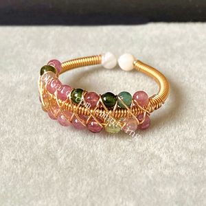 30 Stks Handgemaakte Speciale Ontwerp Sieraden Draad Verpakt 2 Rij 2.5mm Tiny Natural Rainbow Tourmaline Kralen 14 K Vergulde Ladie's Verstelbare Ring