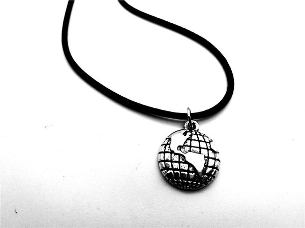 30pcs Outline Globe World Map Pendant Collier Travel Planet Terre Terre Colliers Colliers Personnalisation Géographie Géographie Cadeaux