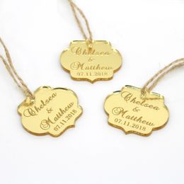 30 stuks gepersonaliseerde gegraveerde gouden spiegel acryl bruiloft naamplaatje fles label aangepaste partij baby shower boetiek doos decoratie 240104