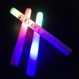 30pcs RGB LED Glow Sticks Iluminación Espuma Stick para la decoración del partido Boda Concierto Cumpleaños Personalizado Y201015278A
