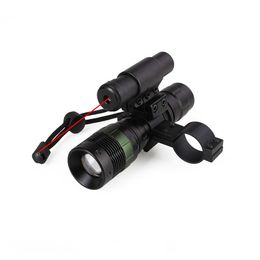 30pcs point laser rouge tactique + lampe de poche zoomable à LED avec combo de montage d'anneaux pour fusil de chasse