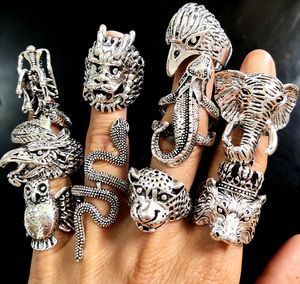 30 stks Groothandel Top Mix Overdreven woeste Dieren Rocker Biker Man Rings Dragon Snake Elephant Owl ... etc Big Men Ring Party Gift