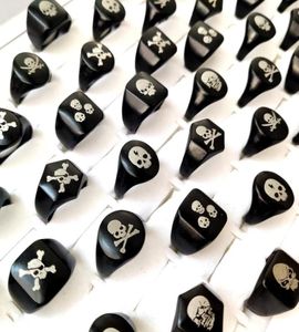 30pcslot entières Top Mix Skull Biker Ring Hiphop Jewelry Classic Punk Black Gothic Alloy Ring Men Women Femme Party Skeleton Jewelry3514220