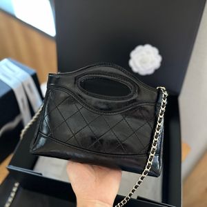 31bag Mini bolso de cadena Bolso de hombro de diseñador para mujer Cuero Diamante Hardware dorado Asa semicircular de metal Bolso de lujo Bolso cruzado con cadena Matelasse Bolso de maquillaje 20 cm