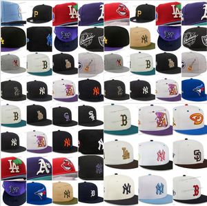 32 Styles spéciaux Chapeaux Snapback de baseball masculin Mélanges Couleurs Sport Caps ajustés New York'pink Gris Beige White Color Lettres Patchée Chapeau pour hommes et femmes AP19-06