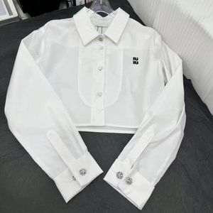329 lente damesshirt ontwerper blouse bijgesneden shirt met lange mouwen mode strass knopen op manchetten witte shirts top vest jas vrouw