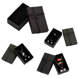 32 stuks sieradendoos 8x5cm zwarte ketting voor ring geschenkpapier sieradenverpakking armband oorbel display met spons 210713274V