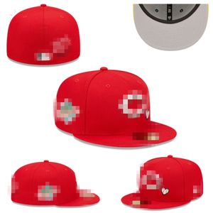 33 Couleurs Men's Baseball Fitted Hats Classic Black Hip Hop Sport Full Fermed Designer Caps Capes de baseball Chapeau cousu à Letter Loter Hustle Q-1
