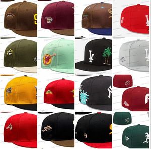 33 couleurs Hommes Baseball Ajusté Chapeaux Classique Noir Hip Hop Chicago Sport Casquettes De Designer Complètement Fermées Casquette De Baseball Chapeau Cousu A SD Lettter Love Hustle LA Oc17-03