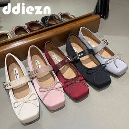 33 rode vrouwen vrouwelijke sandalen schoeisel voor buckle riem Mary Janes lente flats mode ondiepe vlinder-knoop damesschoenen 240223 535