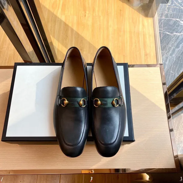 33Modelo Tamaño grande 6-12 Zapatos de hombre de cuero Oxfords de lujo Corte entero Moda Casual Punta estrecha Formal Negocios Hombre Zapatos de vestir de diseñador de boda