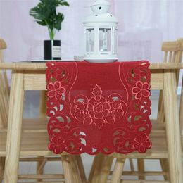 33x175 cm Accueil Décoratif Évider Conception Couleur Rouge Polyester Brodé Chemin de Table Pour La Fête De Mariage De Noël Salle À Manger 220615