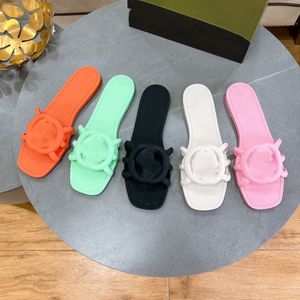 35-41Summer Womens Slippers Sandals Designer Slippers Talons plats de luxe Fashion Casual Comfort Flat Platpers Slippers Beach