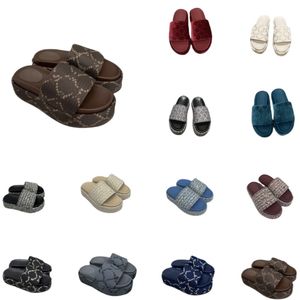 35-43 Designer Sandales Men Plateforme Slipper Luxury Slide Flats épais tongs du fond des bassins brodés Broided Imprimé en caoutchouc en caoutchouc de velours en relief Bleu denim bleu