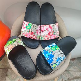 35-45 Diseñador Italia zapatillas París Sandalias de tobogán de goma Nuevas Brocado Floral Mujeres Slip Slipper Flip Flip Flip Fashion Fashion Beach Aaaaa+