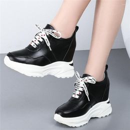 352 Sneakers de robe chaussures Fashion Femmes Lacet Up Up Great Le cuir High Heel Pumps Femme Med Top Round Toe Toe Plateforme de coin Botkle Casual
