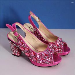 359 Chaussures Design Dernière robe Talons hauts d'été pour les femmes Sandales pour femmes avec des pompes de fête en strass 5