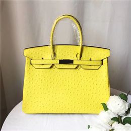 35 cm 30 cm Bolsas de moda de 25 cm de avestruz de grano para mujeres bolsas de hombro con bloqueo estampado verdadero cuero de cuero de cuero bufanda de caballo hardware de oro hardware de oro