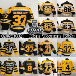 37 Patrice Bergeron Jersey 88 David Pastrnak 63 Brad Marchand 71 Taylor Hall 73 Charlie McAvoy 4 Bobby Orr Personnalisé Hommes Femmes Jeunesse N'importe quel nom